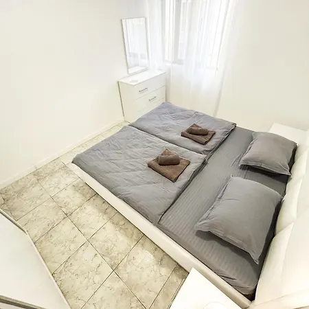 Apartment Illyria 721