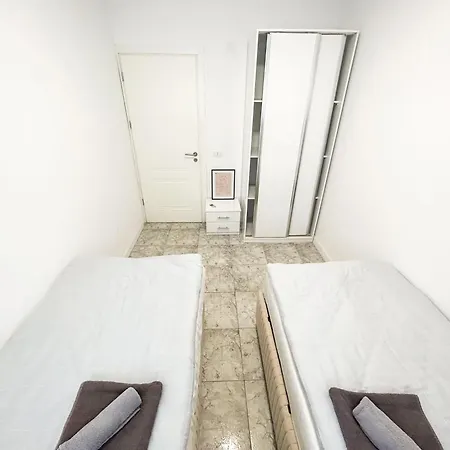 Apartment Illyria 721