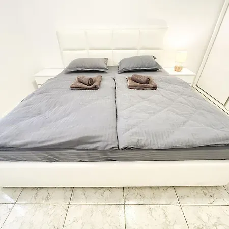 Illyria 721 Apartment *